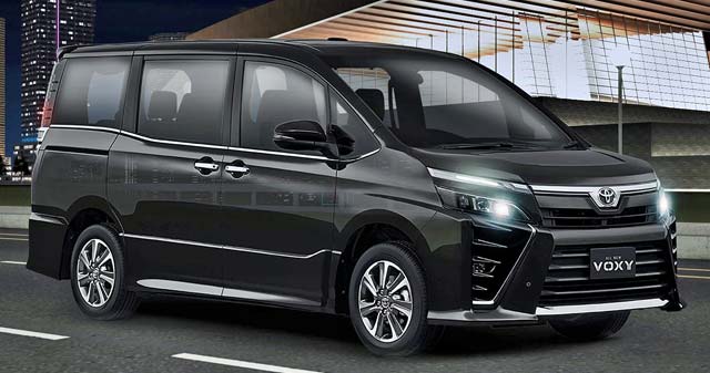 Eksterior Toyota Voxy Malang