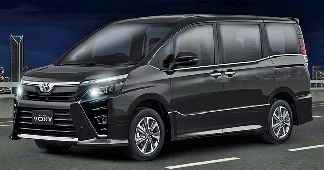 Eksterior Toyota Voxy Malang