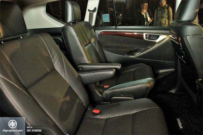 Interior Venturer Captain Seat