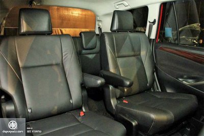 Interior Venturer Captain Seat